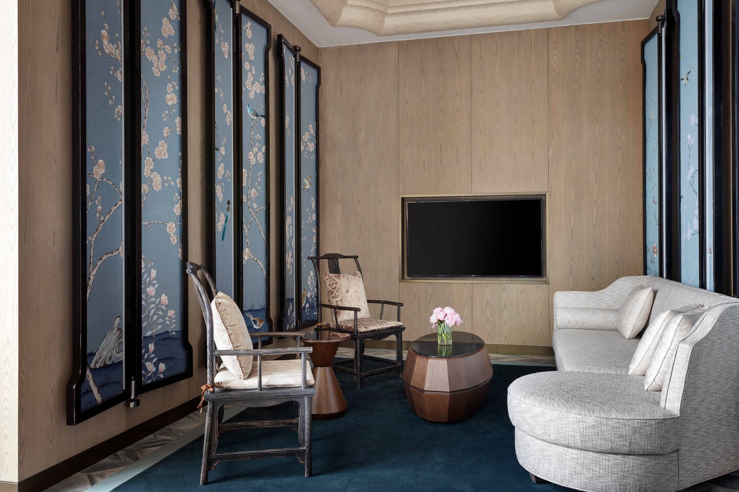 منتج جديد في الصين Wooden Leisure 2 Seat Hotel Chair كراسي غرفة المعيشة الخلفية العالية